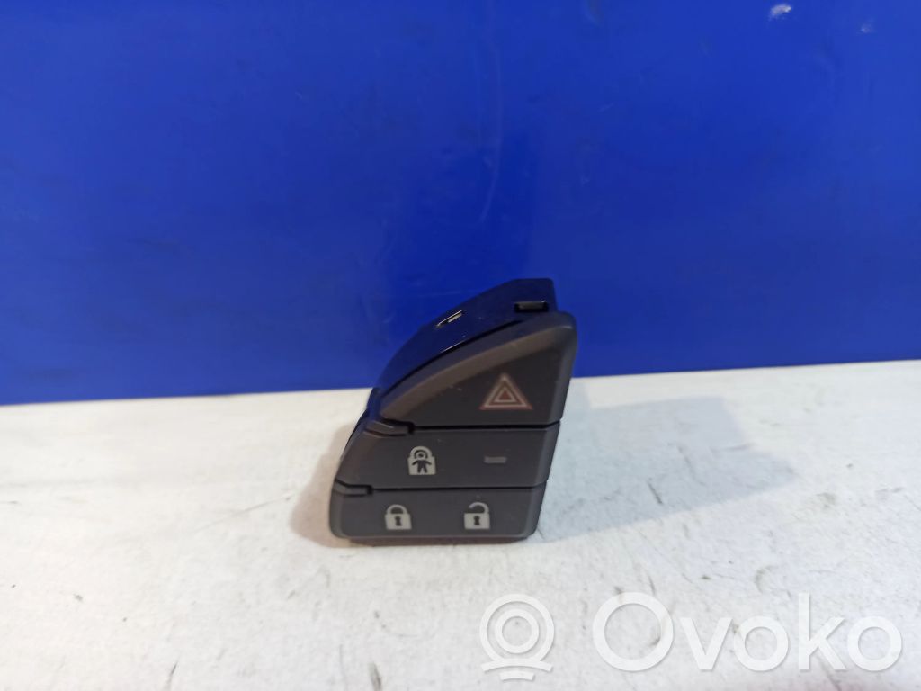 Hazard light switch   13329351,1000373407