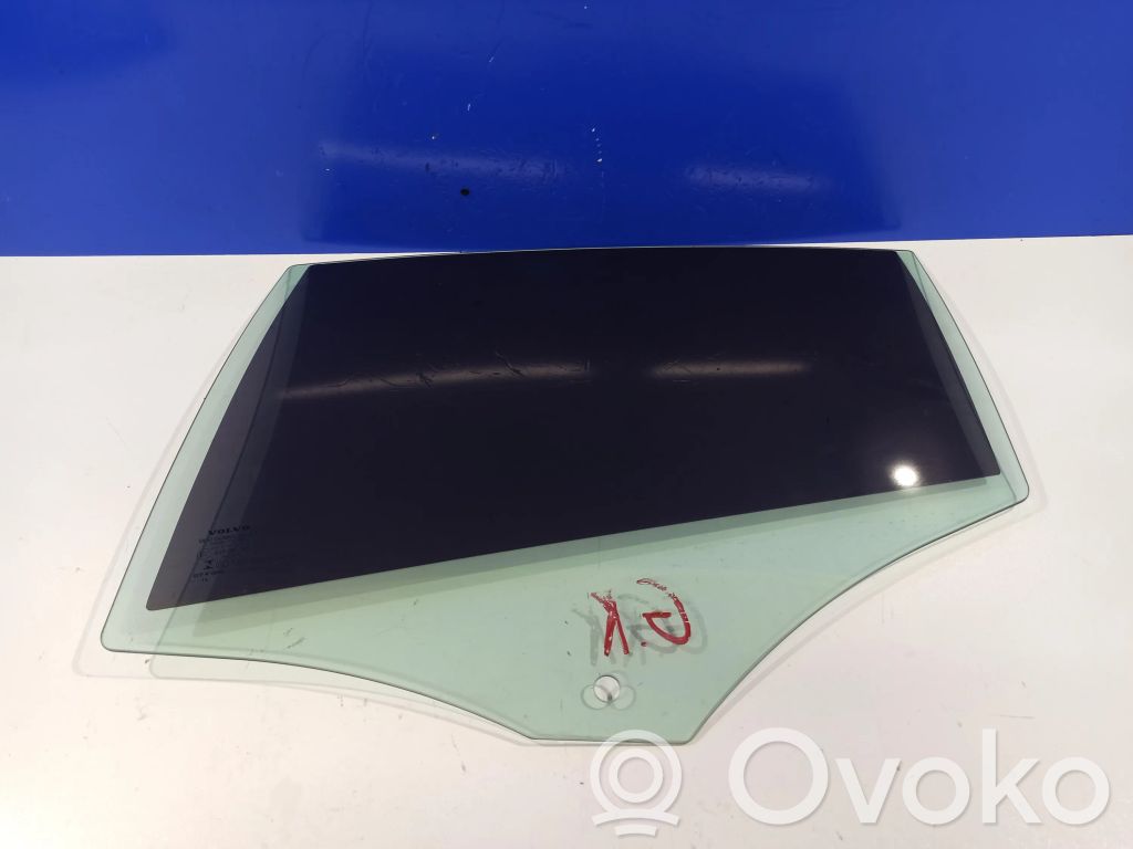 Volvo S60 Szyba drzwi tylnych 