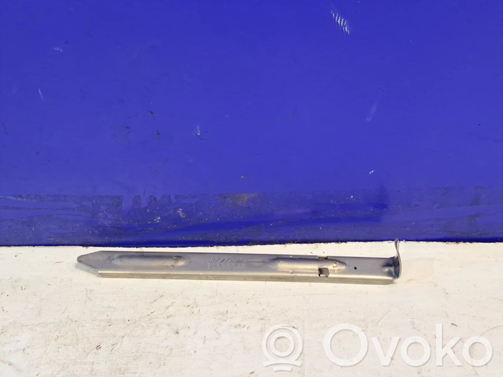 Headlight/headlamp mounting bracket   30678340
