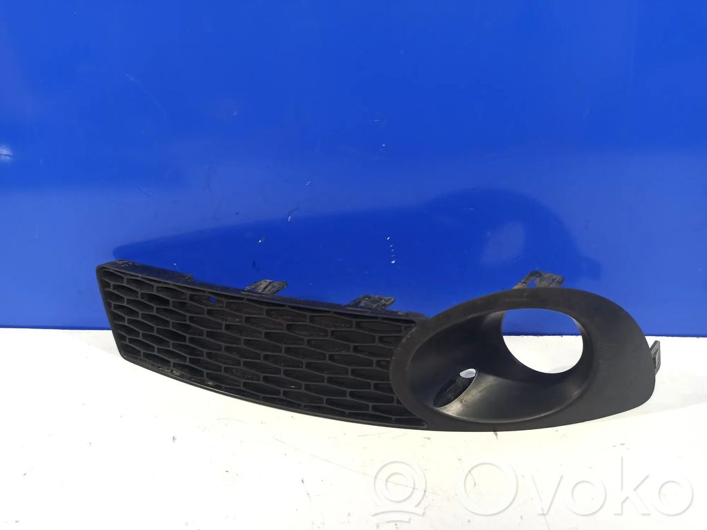 Front grill   12756079
