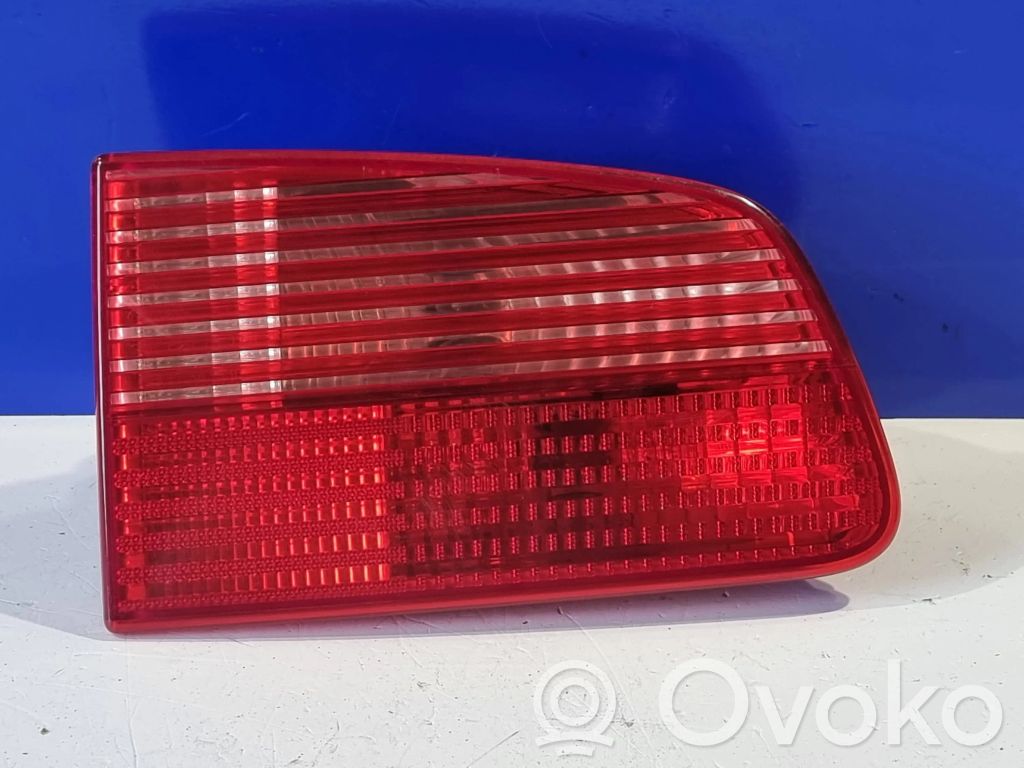 Saab 9-5 Aizmugurējais lukturis pārsegā 