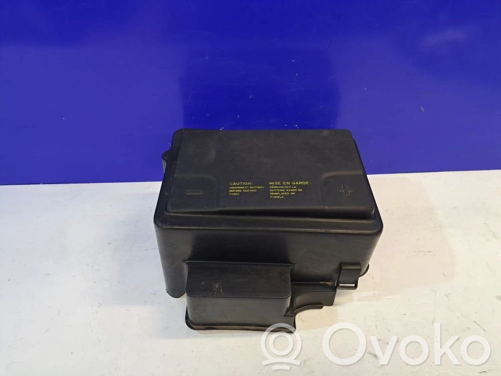 Saab 95 - 96 Akkulaatikon alustan kansi 