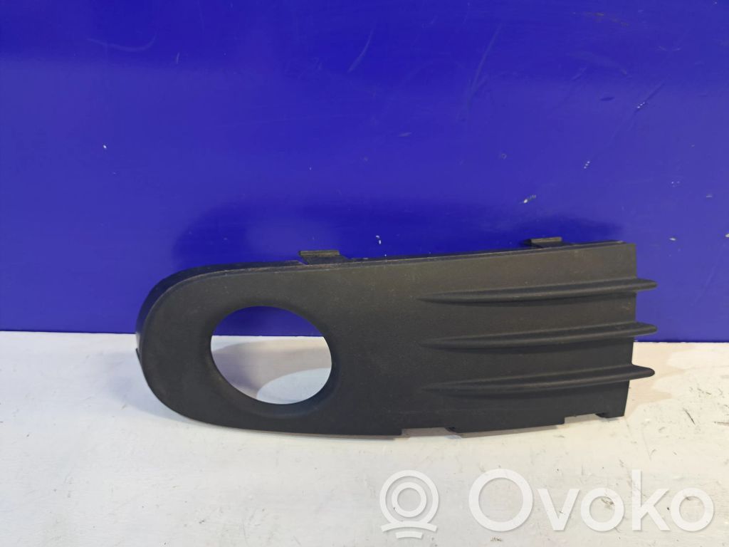 Volvo V50 Etusumuvalon ritilä 