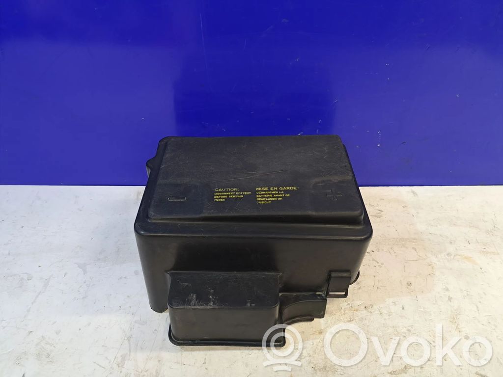 Saab 95 - 96 Akkulaatikon alustan kansi 