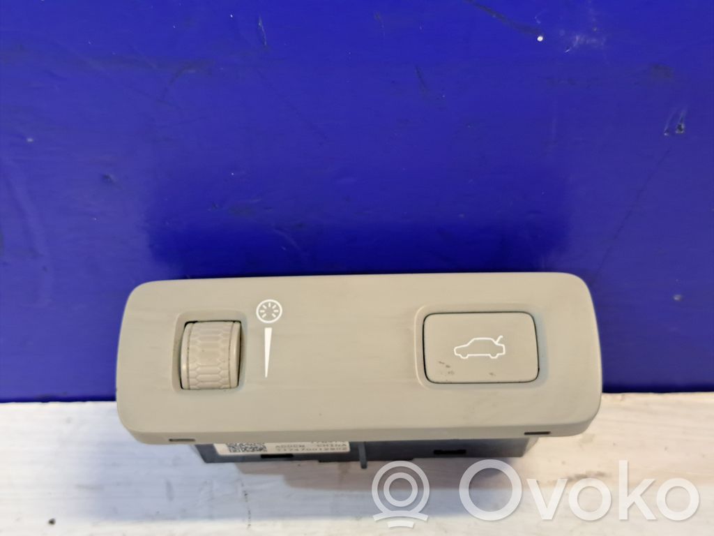Volvo XC60 Tailgate/boot open switch button 