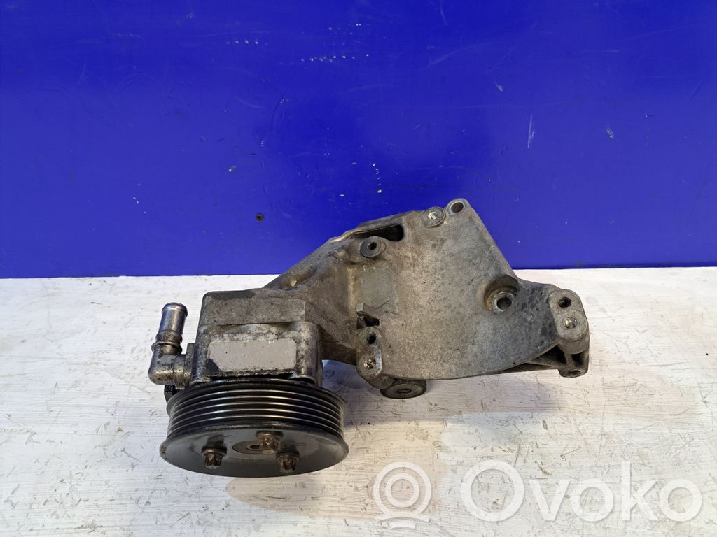 Saab 95 - 96 Ohjaustehostimen pumppu 