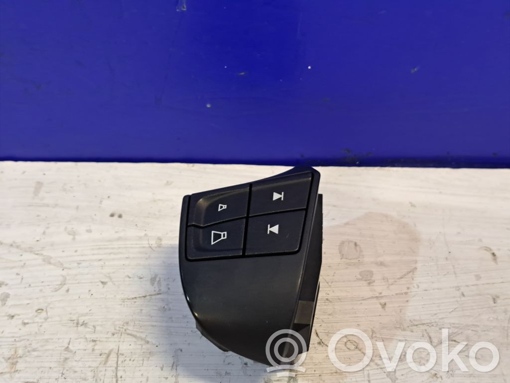 Volvo V50 Steering wheel buttons/switches 