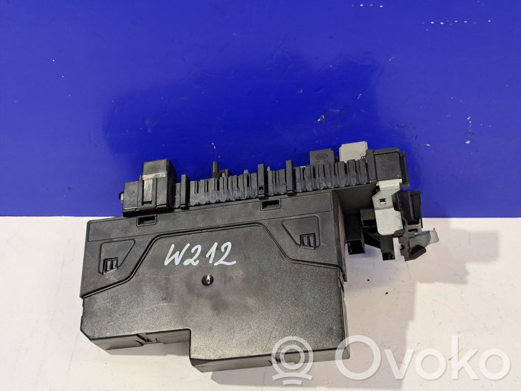 Mercedes-Benz E W212 Ramka / Moduł bezpieczników 