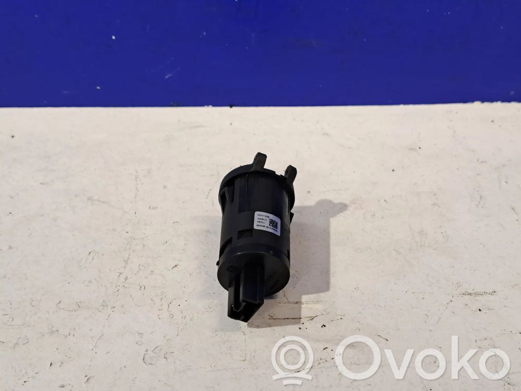 Polestar 2 USB socket connector 