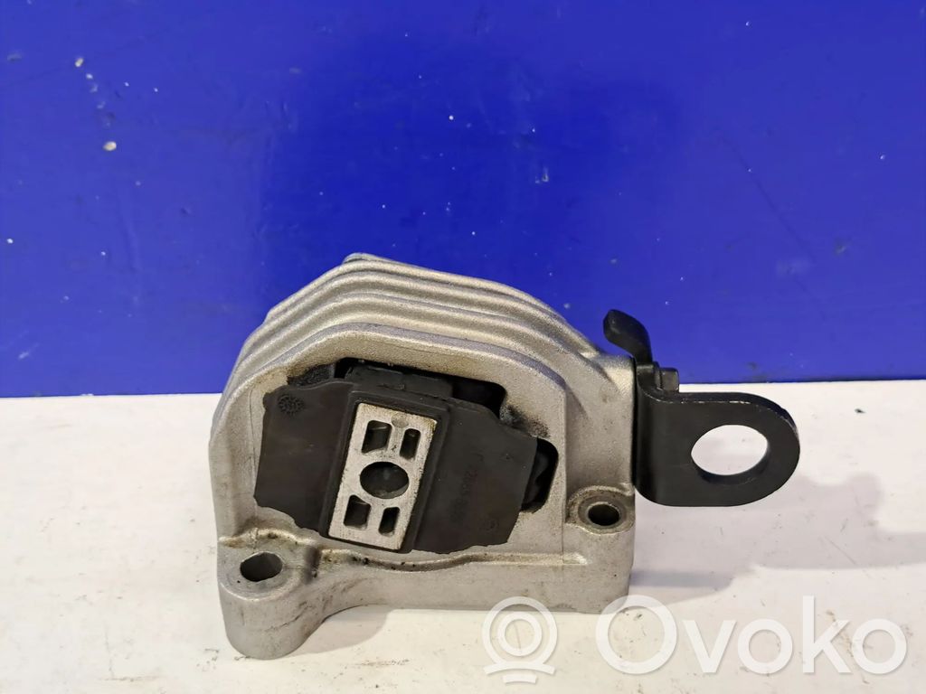 Engine mount bracket   30776354