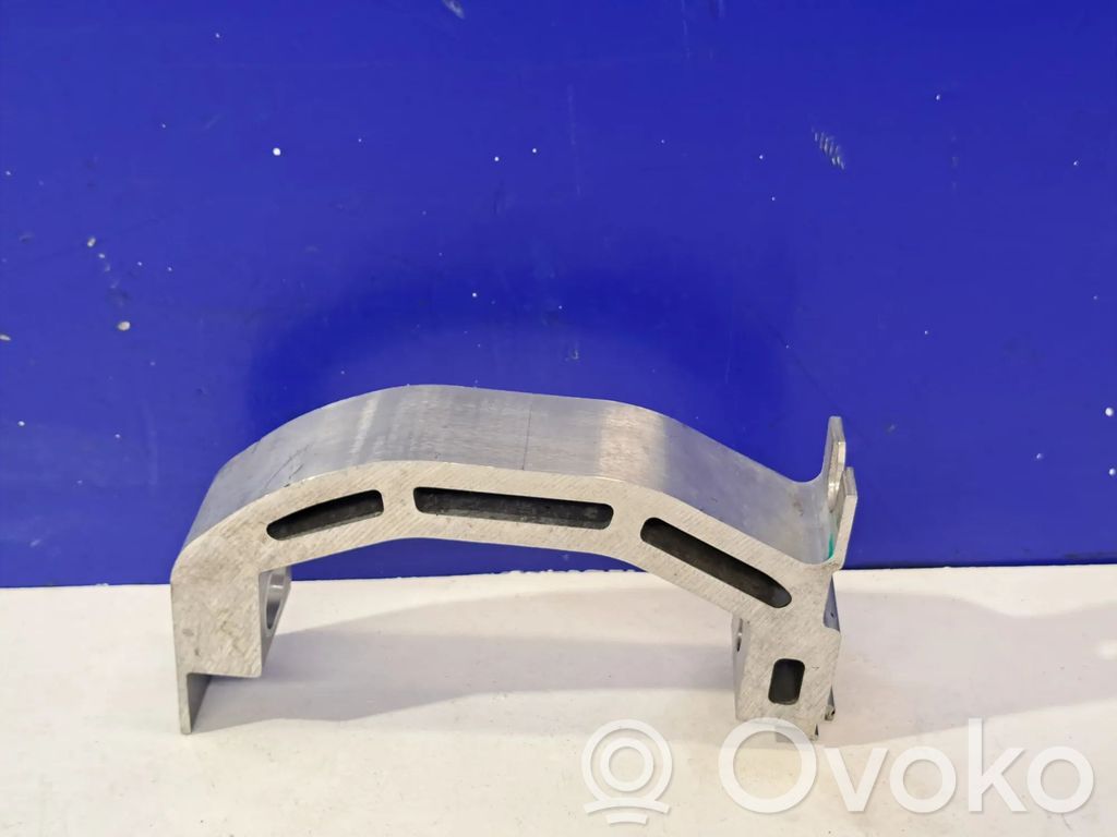 Holder (bracket)   31681596