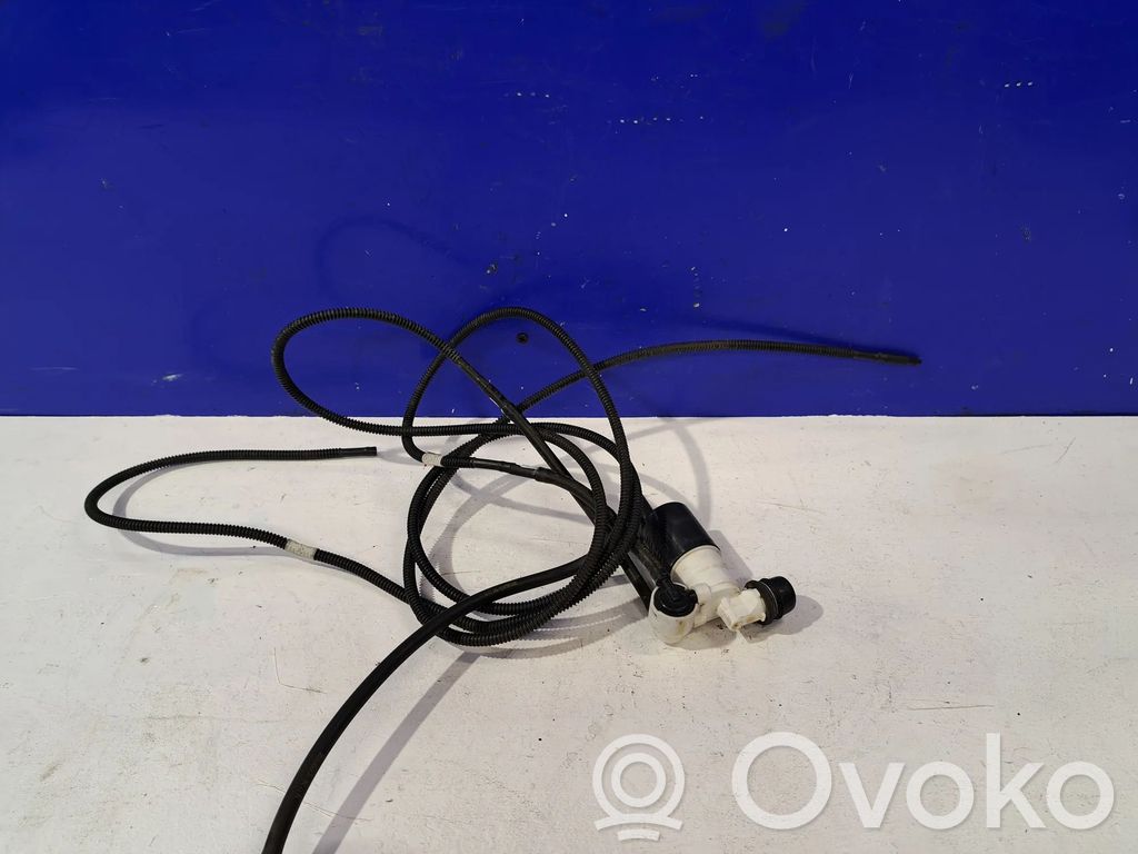 Volvo V60 Windscreen/windshield washer pump 