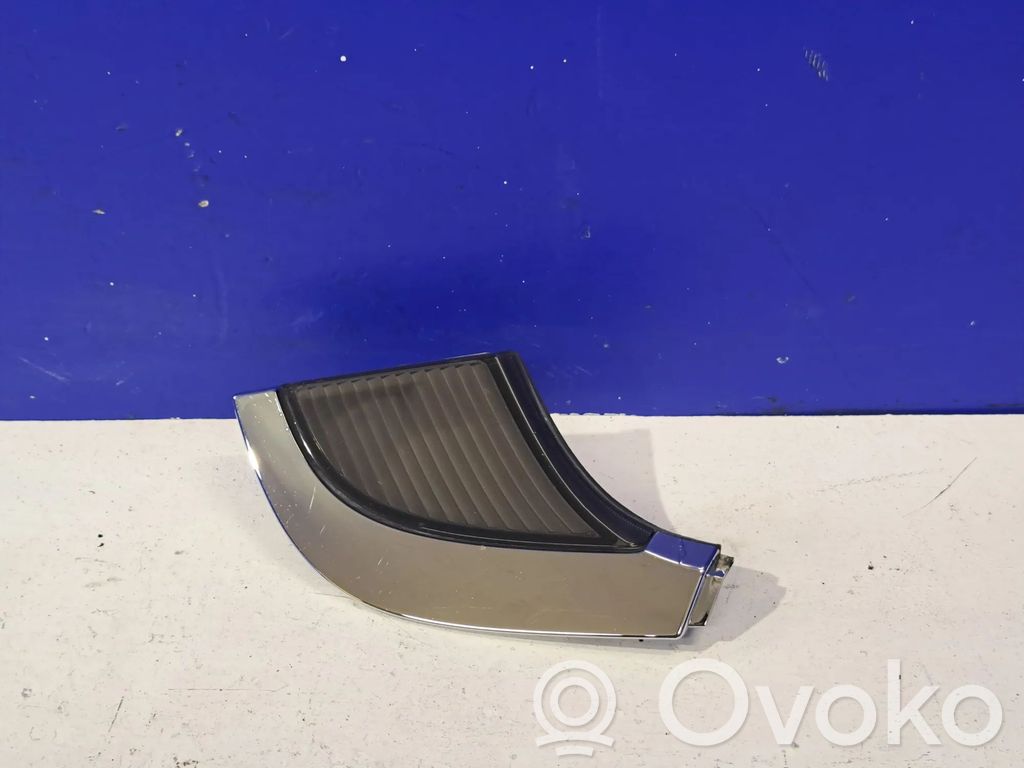 Headlight part   89101421
