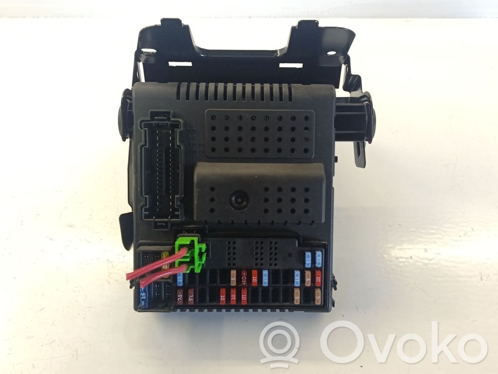 Volvo S60 Fuse module 