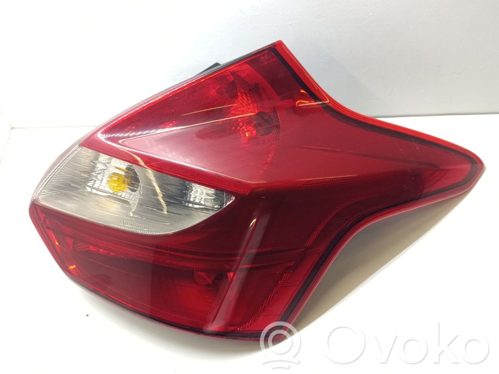 Ford Focus Luz trasera/de freno 