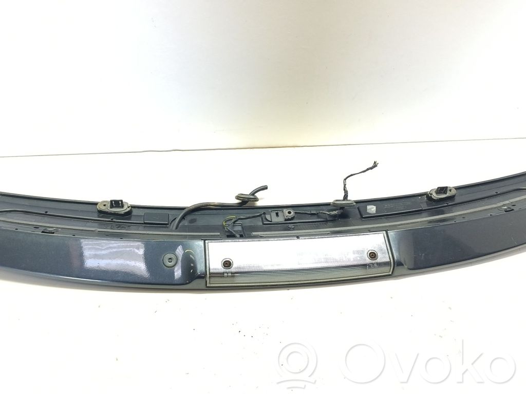 Tailgate/trunk spoiler   3M5JR44210