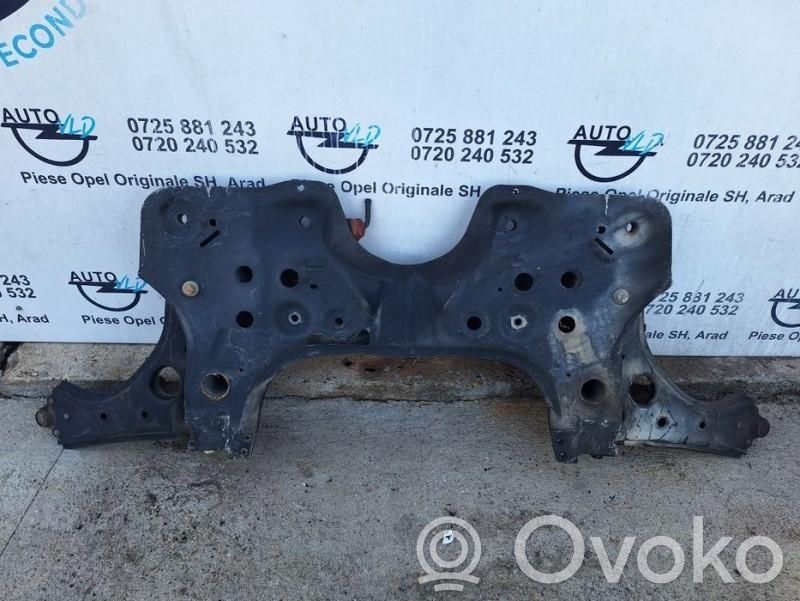 Engine mounting bracket