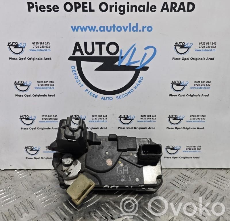 Opel Zafira B Front door lock 
