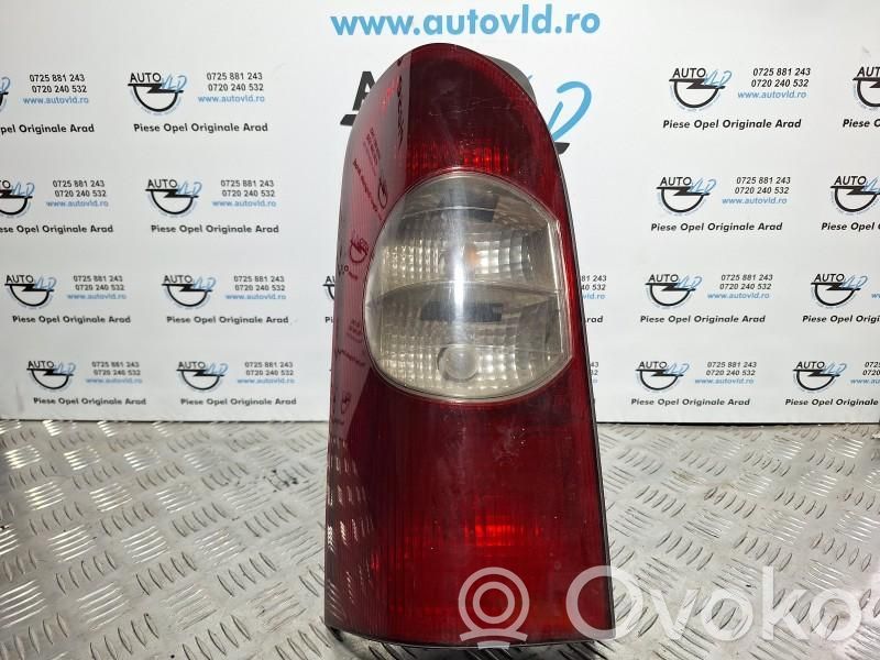 Renault Master II Aizmugurējais lukturis virsbūvē 