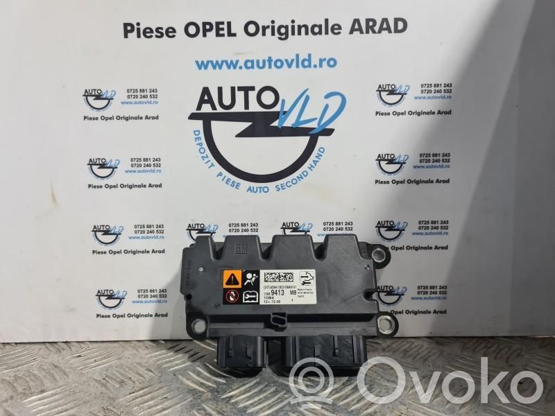 Opel Astra J Airbag control unit/module 