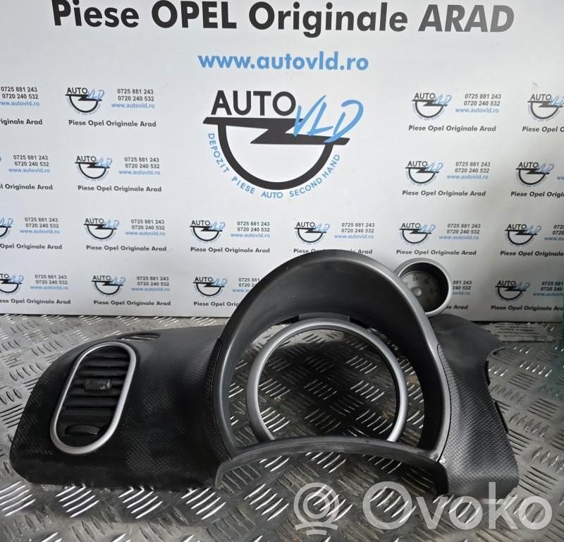 Opel Agila B Panelė 