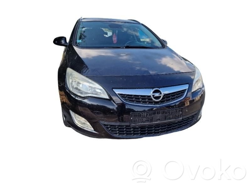Opel Astra J Bridă fixare aripă față 