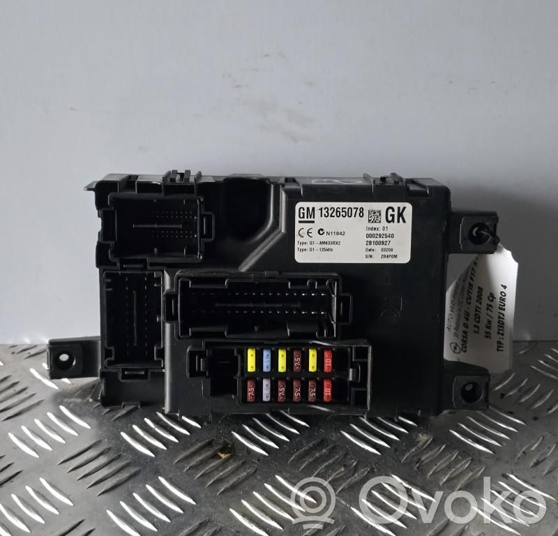 Opel Corsa D Juego de caja de fusibles 