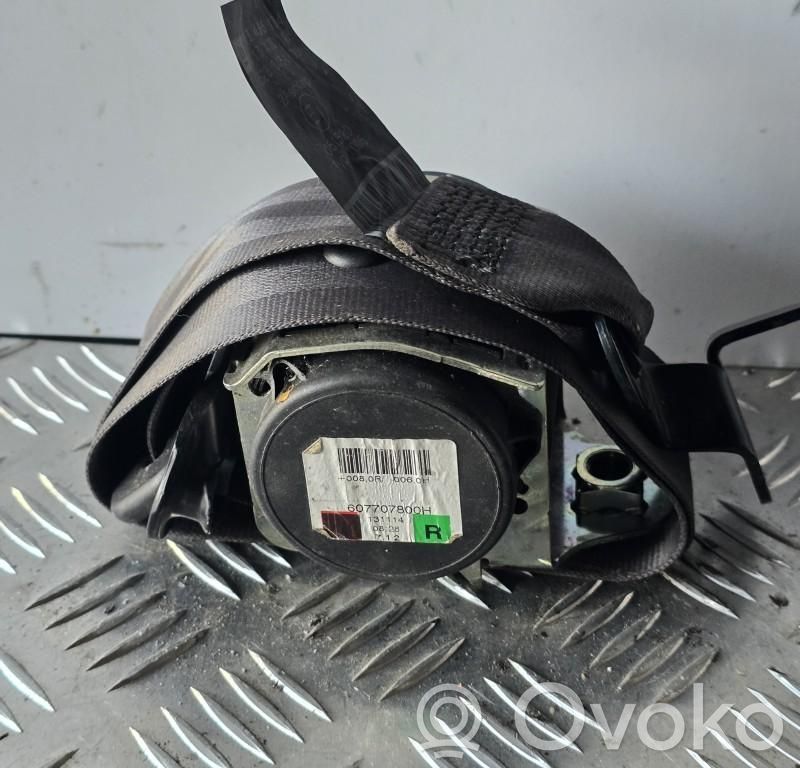 Opel Corsa D Cinturón delantero 