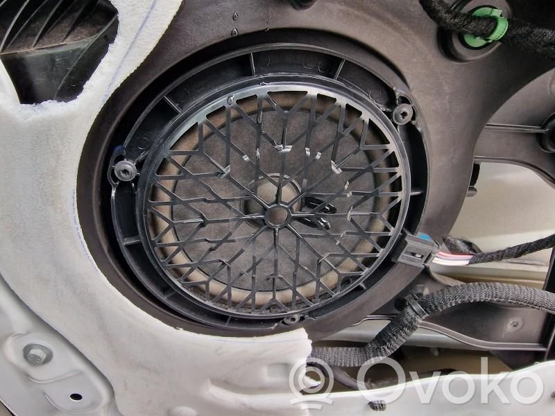 Front door speaker   M8576
