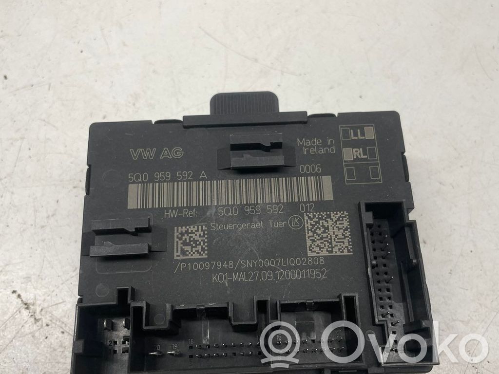 Volkswagen Golf VII Door control unit/module 
