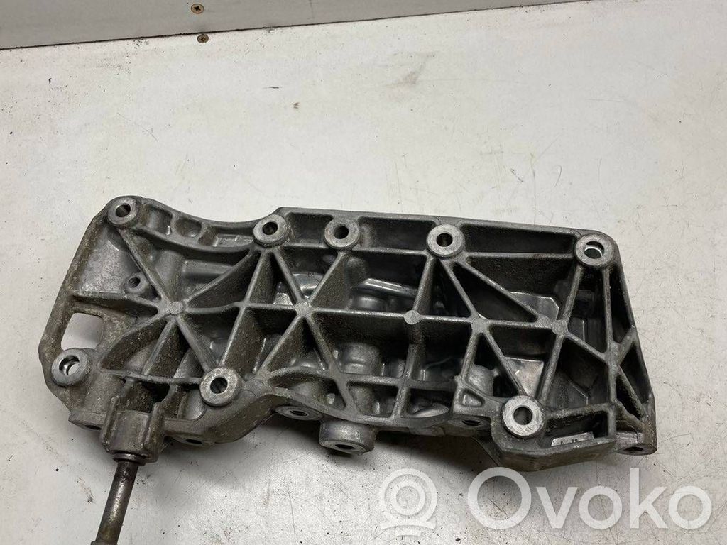 BMW 3 F30 F35 F31 Suport generator/alternator 