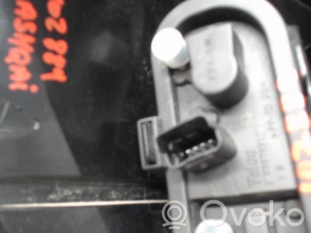 Nissan Qashqai Lampă spate în caroserie 
