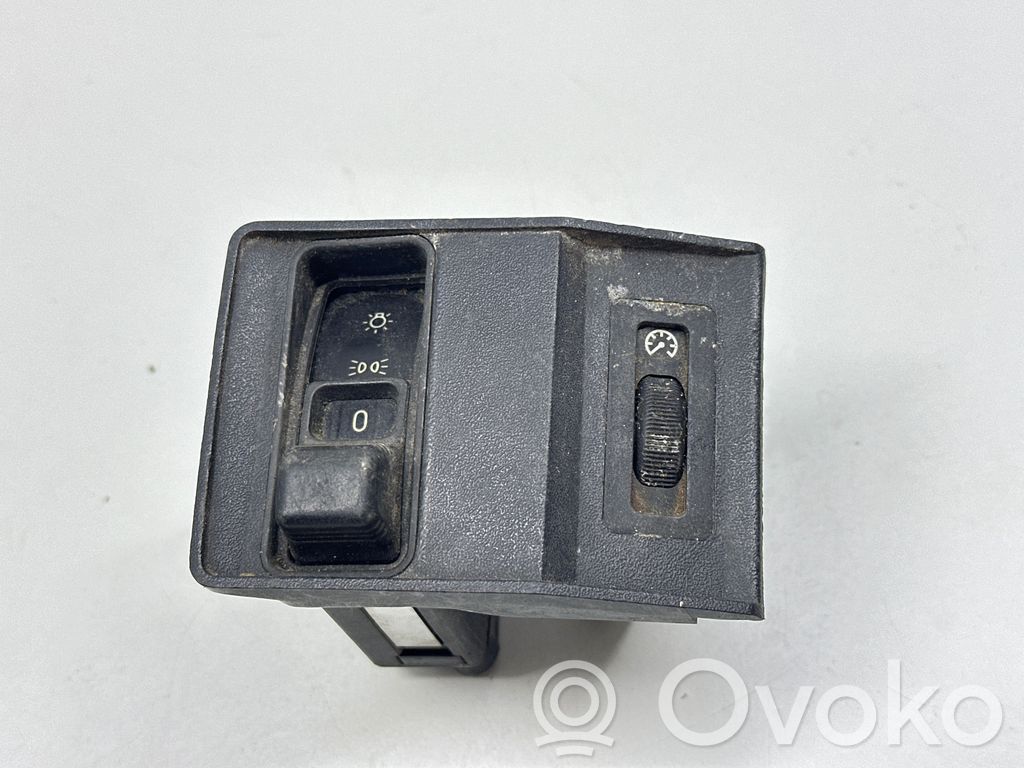 Interruptor de luz   8110497,1384031
