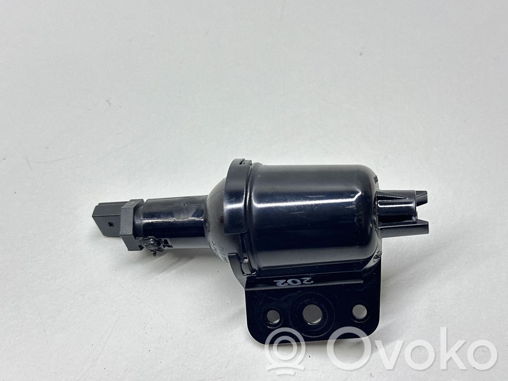 Rear door interior light   8379697