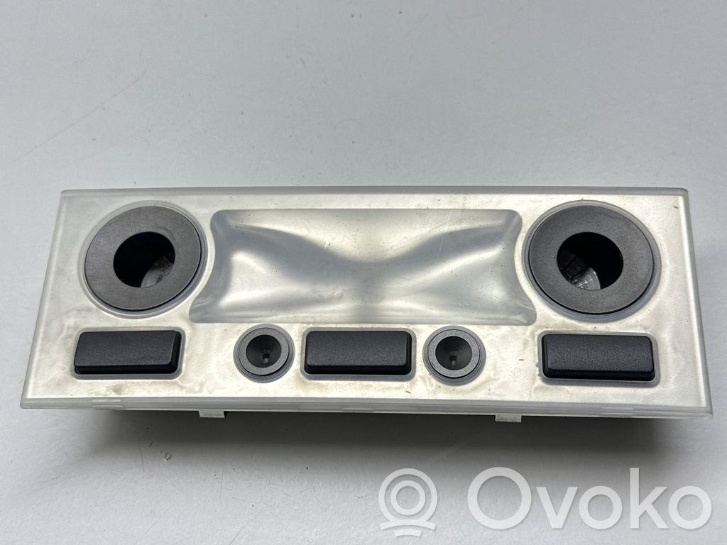BMW 7 E65 E66 Etuistuimen valo 