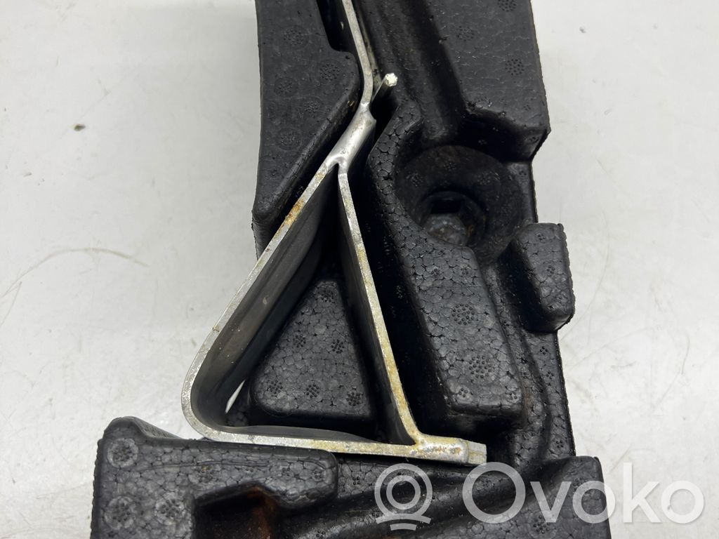 BMW 3 E46 Kita bagažinės apdailos detalė 