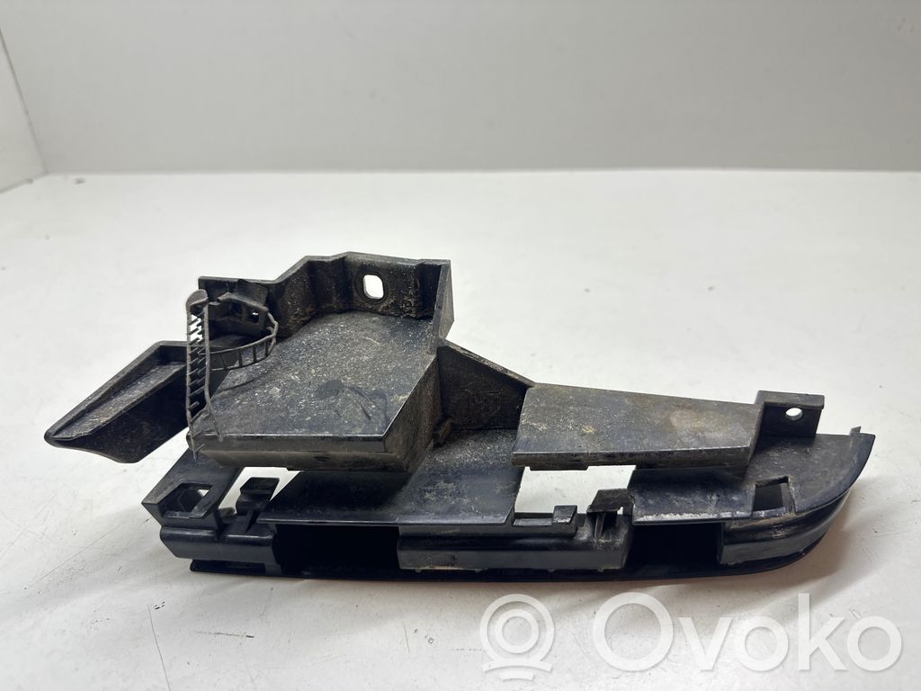 Rear bumper mounting bracket   7006823