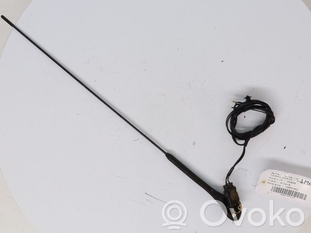 Ford Turneo Courier Radio antenna 