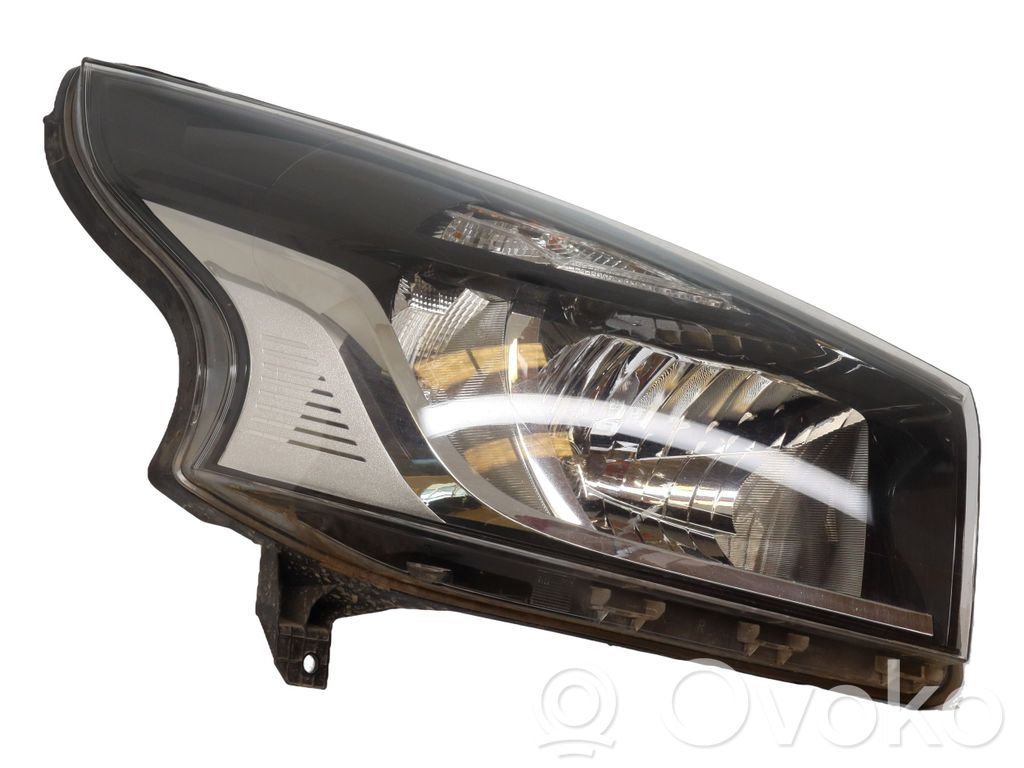 Renault Trafic III (X82) Lampa przednia 