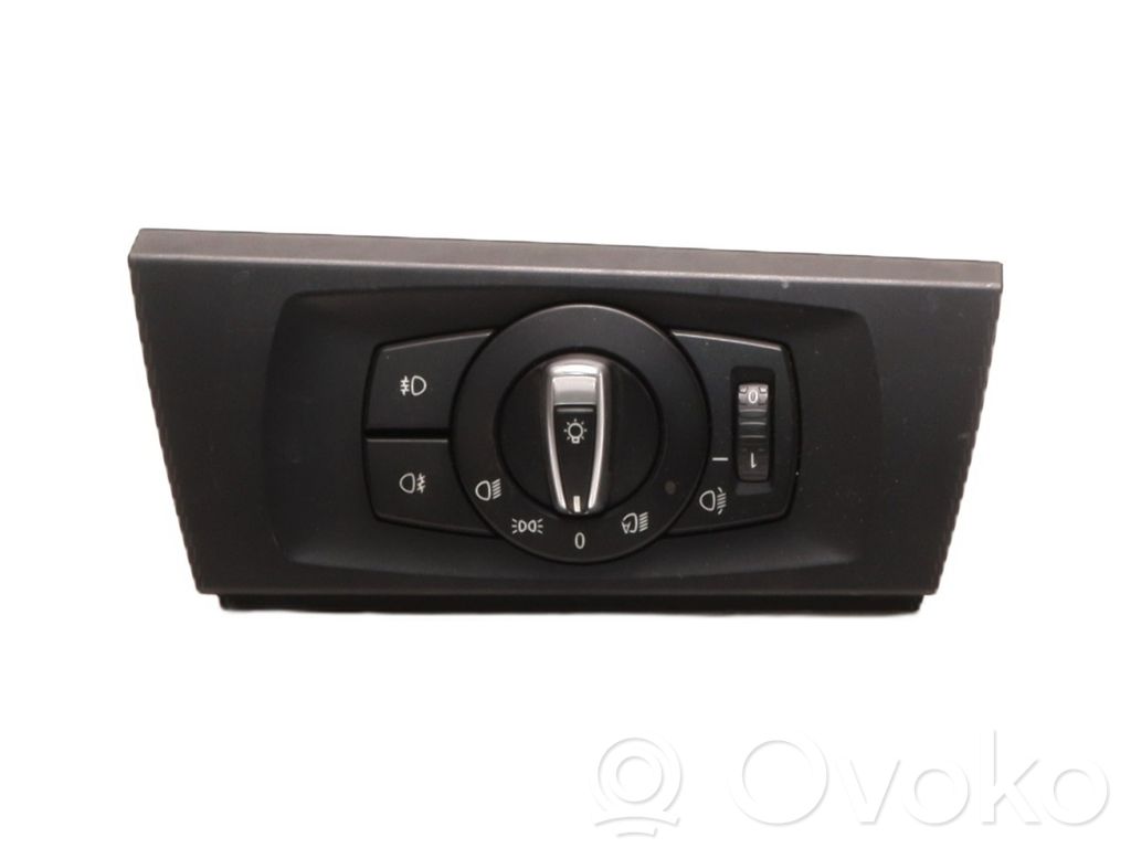 Light switch   61319169406