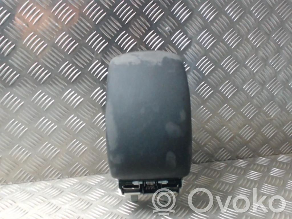 Citroen C4 II Reposabrazos 