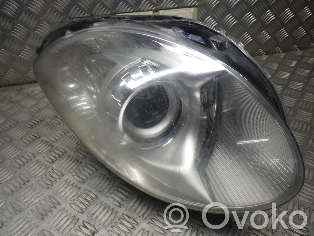 Mercedes-Benz R W251 Lampa przednia 