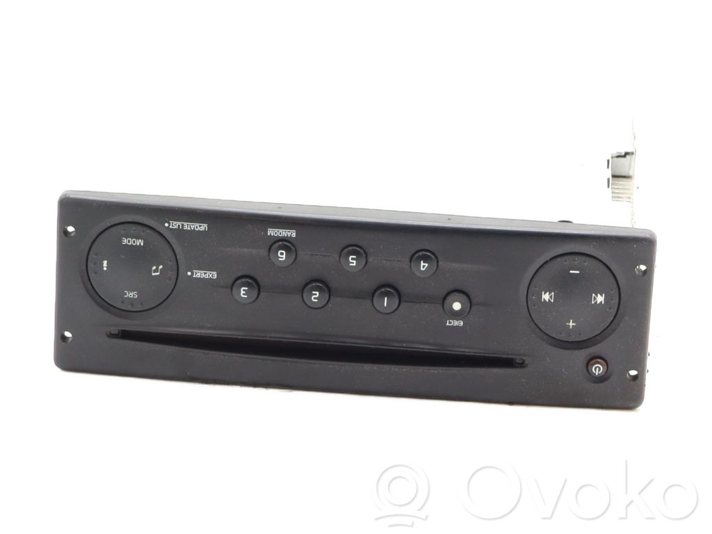 Renault Trafic II (X83) Panel / Radioodtwarzacz CD/DVD/GPS 