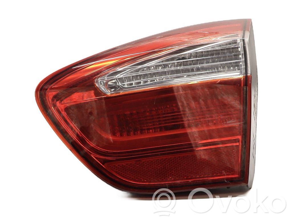 KIA Rio Takaluukun takavalot 