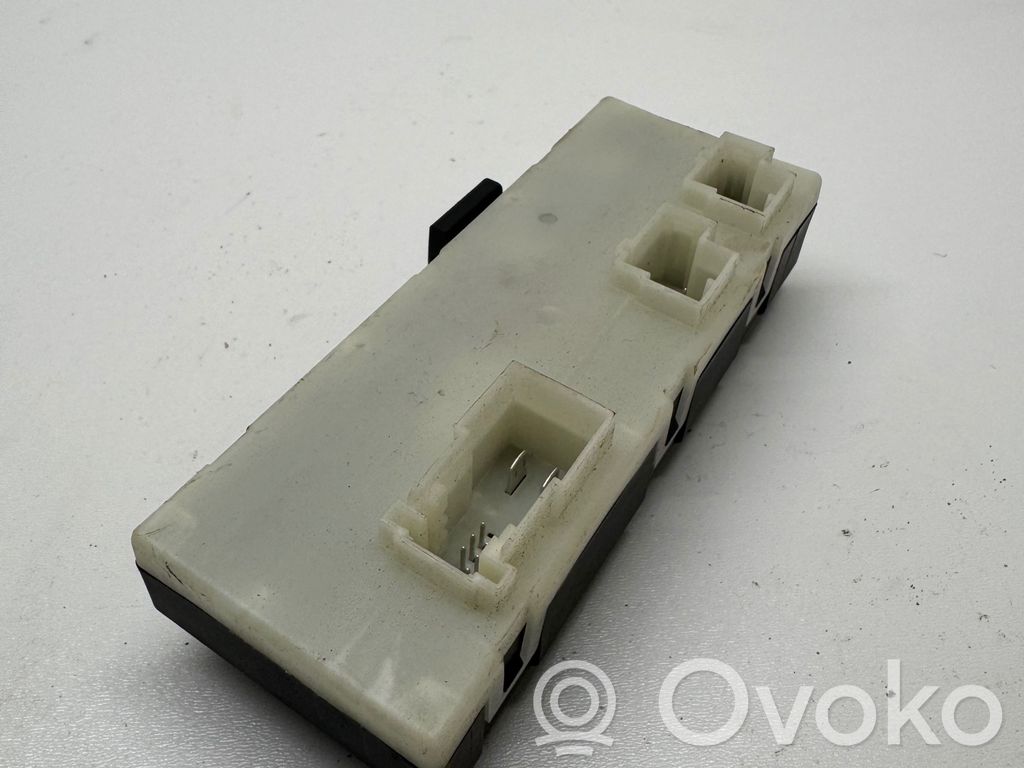 BMW 2 F46 Tailgate/trunk control unit/module 