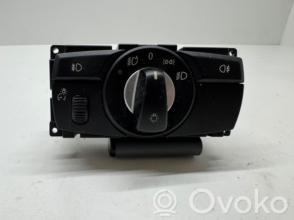 Lichtschalter   6988554,33295301