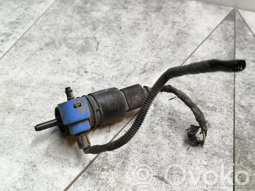 Volkswagen PASSAT B6 Pompă spălător parbriz 