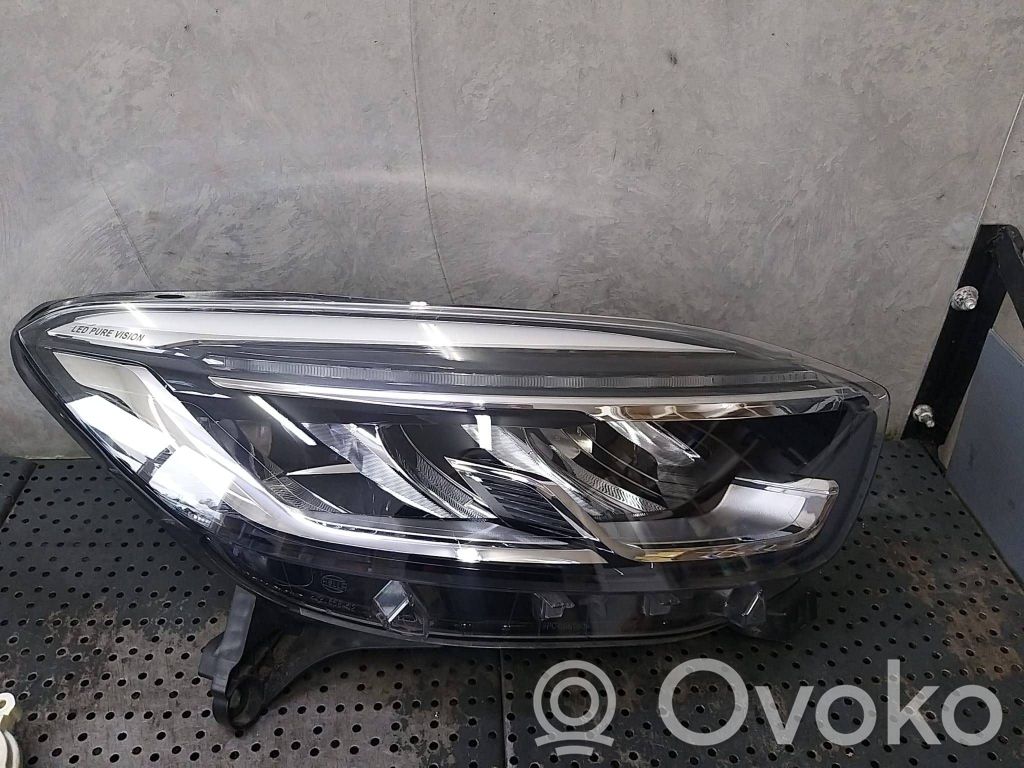 Renault Captur Headlight/headlamp 