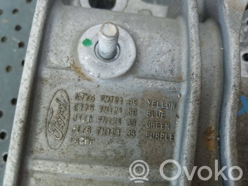 Engine mount bracket   ET767M121AC,ET767M121BC,DT767M131AB
