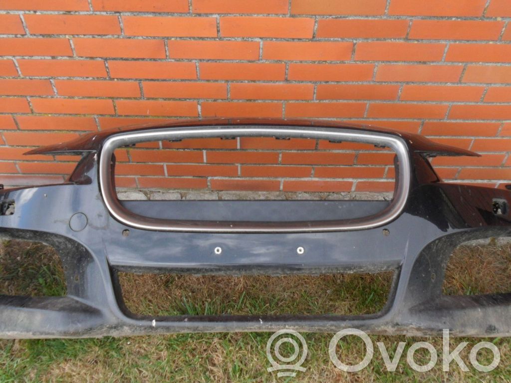 Jaguar XE Parachoques delantero 